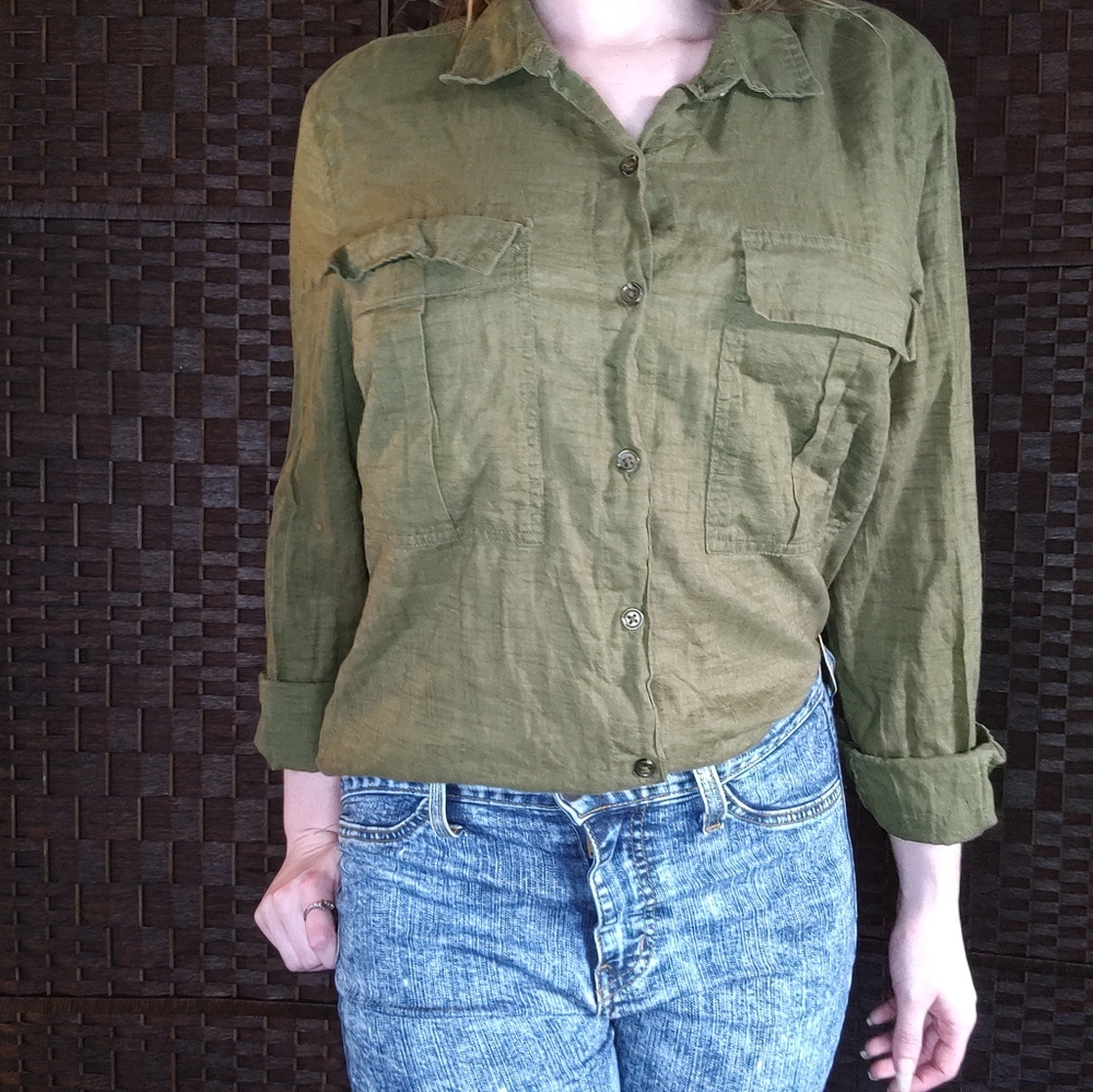 Green Old Navy button down shirt